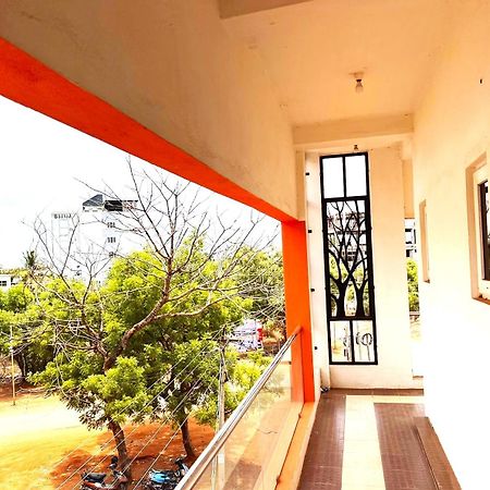 Asshappystayinn Hotel Tiruchirappalli Habitación foto